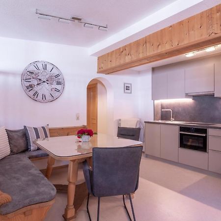 Haus Praxmarer Apartamento Sankt Anton am Arlberg Exterior foto